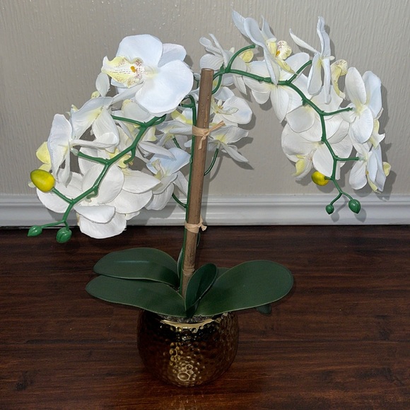 Floral Home Decor - Picture 1 of 10